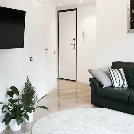 New - Beautiful In A Perfect Location * Milano
